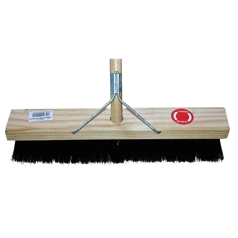B20154.webp BROOM P/FORM SOFT BLACK 600MM C/W HNDL RIGGER - Image 1