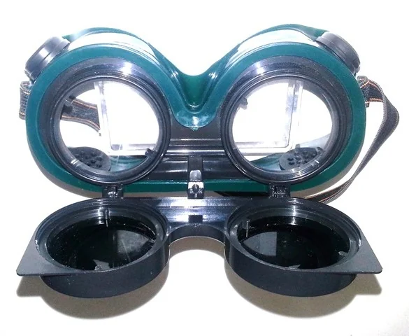 wan0335.webp MATSAFE GOGGLE WELDING FLIP FRONT GREEN - Image 1